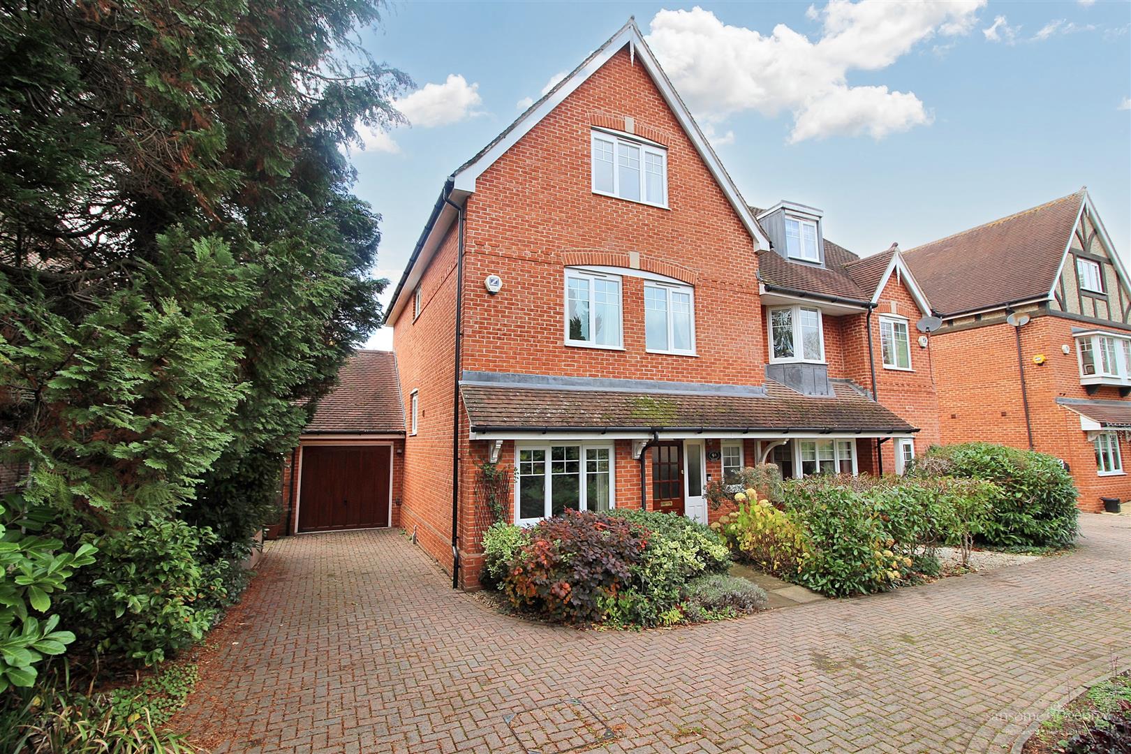 4 bed property in Parkside Road, Reading